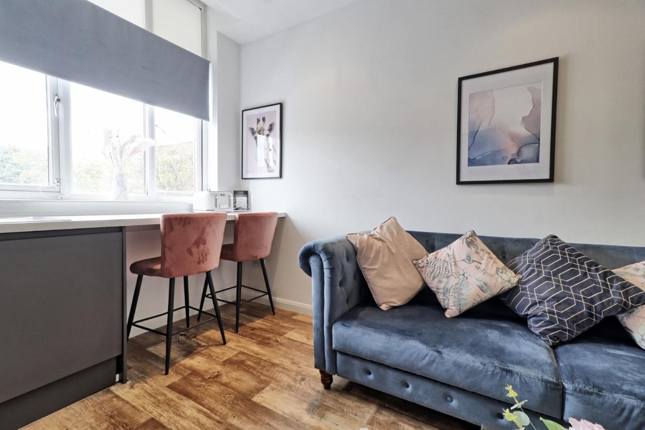 Urban Retreat - Southend Stays Екстериор снимка