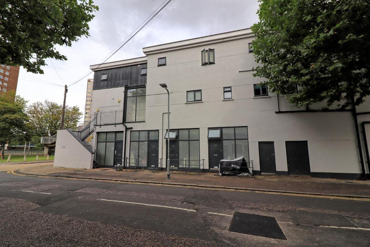 Urban Retreat - Southend Stays Екстериор снимка