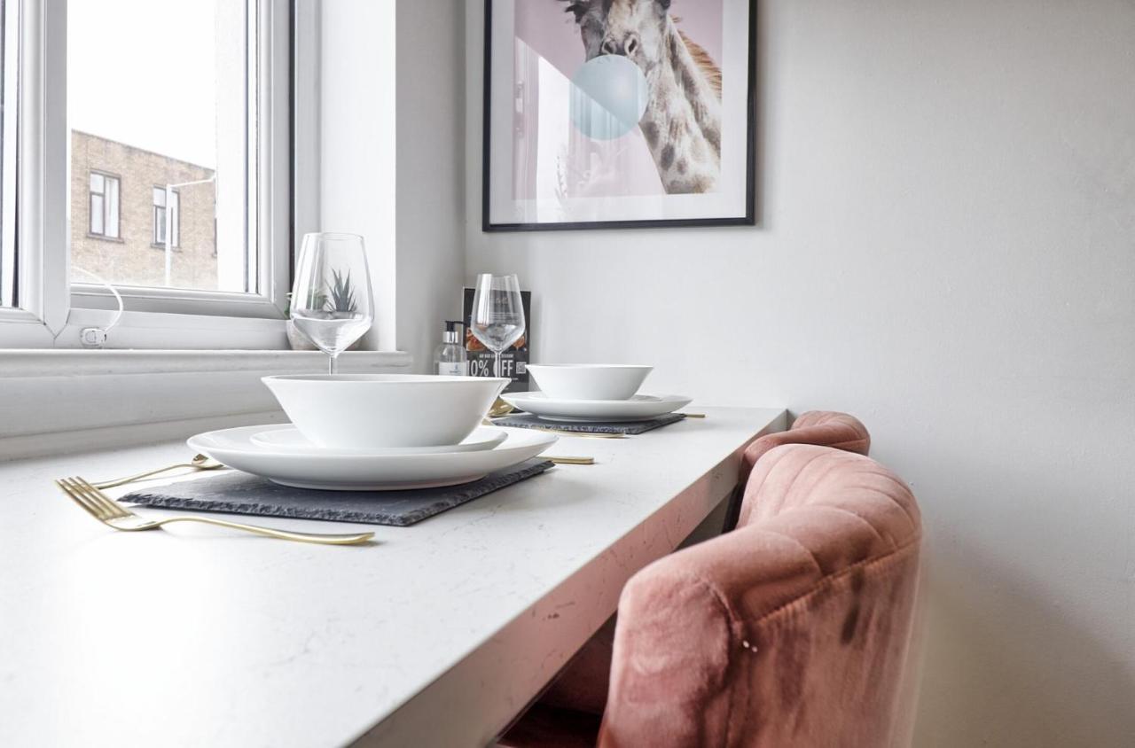 Urban Retreat - Southend Stays Екстериор снимка
